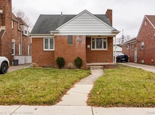 9025 Ruth Ave, Allen Park, MI 48101