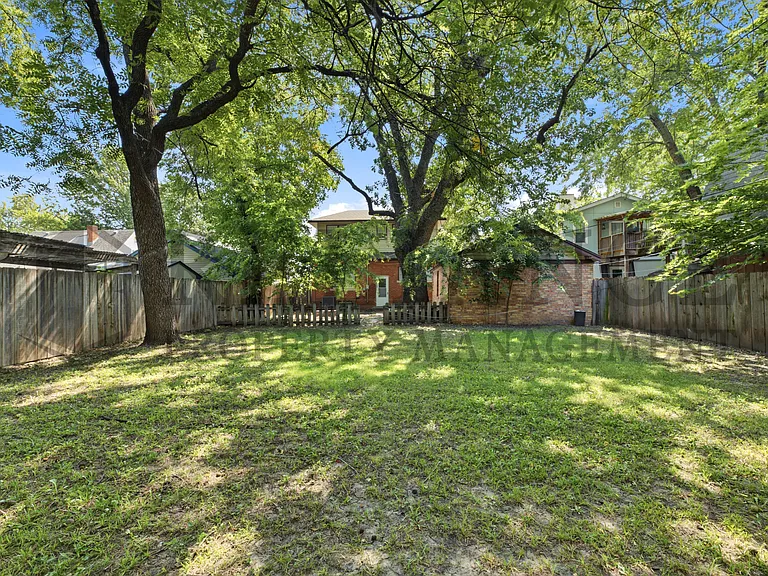 525 S Chautauqua Ave — Photo 13