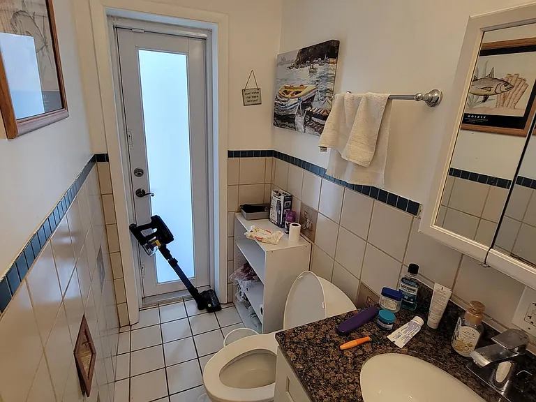 FIRST FLOOR MASTER BATH