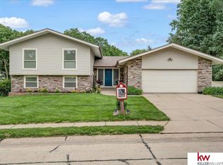 513 N Martin Dr, Bellevue, NE 68005