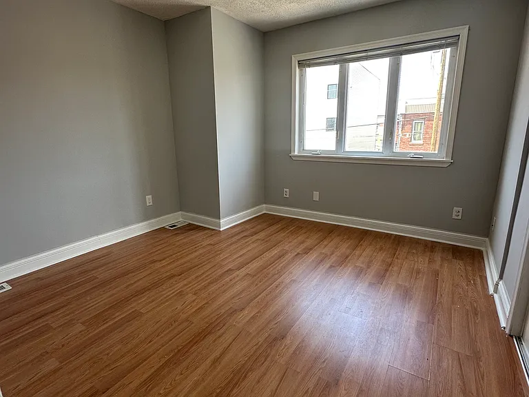 2249 E Cambria St — Photo 11