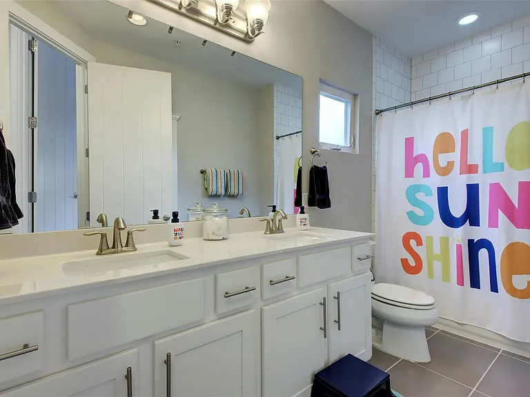 2114 Philomena St — Photo 28