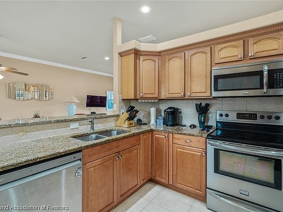 3rd image of 935 Dozier Ave