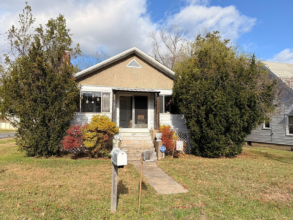 1st image of 1400 Woodlawn St