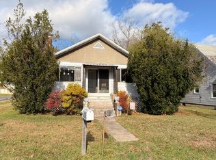 1400 Woodlawn St, Clifton Forge, VA 24422