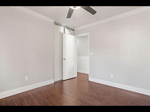 5th image of 3783 Meadowbrook Ave