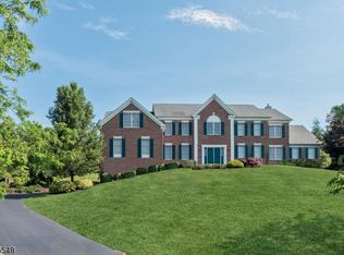 5 Ridgeline Dr, Long Valley, NJ 07853
