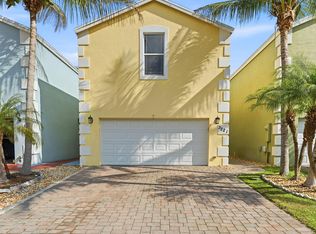 3221 Johns Place, Palm Springs, FL 33461