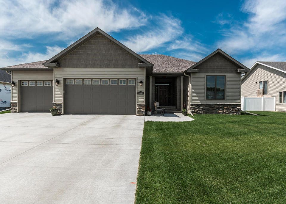 1st image of 5651 E Prairiewood Dr