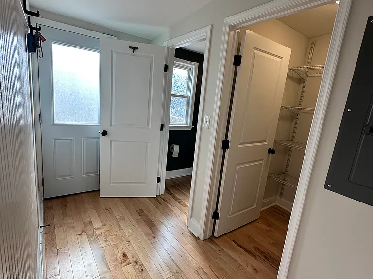 646 S Curley St — Photo 7
