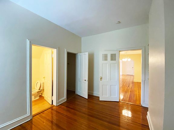 5th image of 112 N Broadway #2D