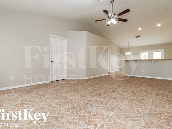 3rd image of 1302 SW 35th St
