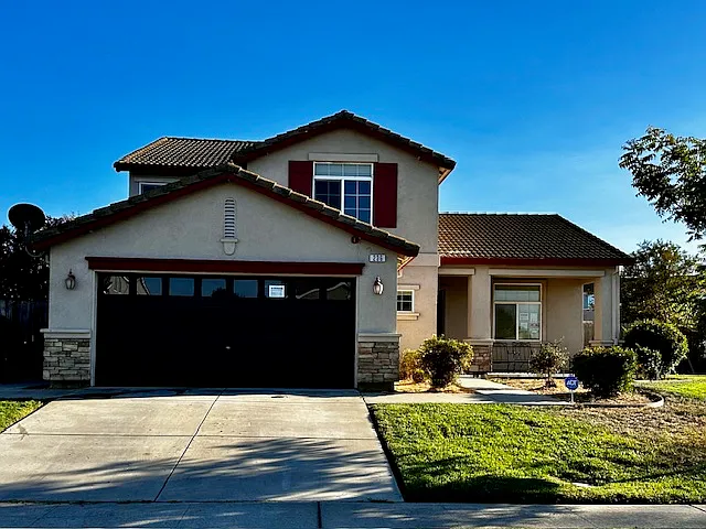 236 Edelweiss Way — Photo 1