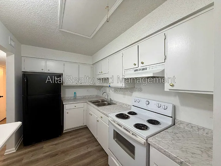 8113 San Jose Manor Dr E #3 — Photo 6