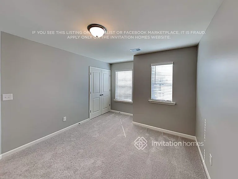 125 Webster Cir — Photo 13