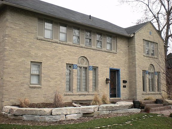 2nd image of 746 Balfour St