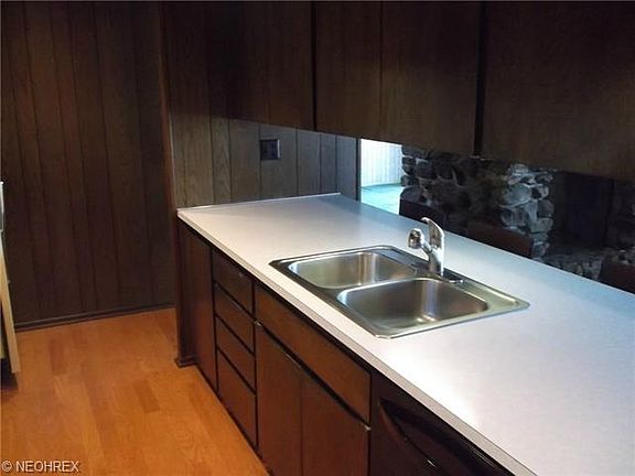 3rd image of 689 Merrimak Dr