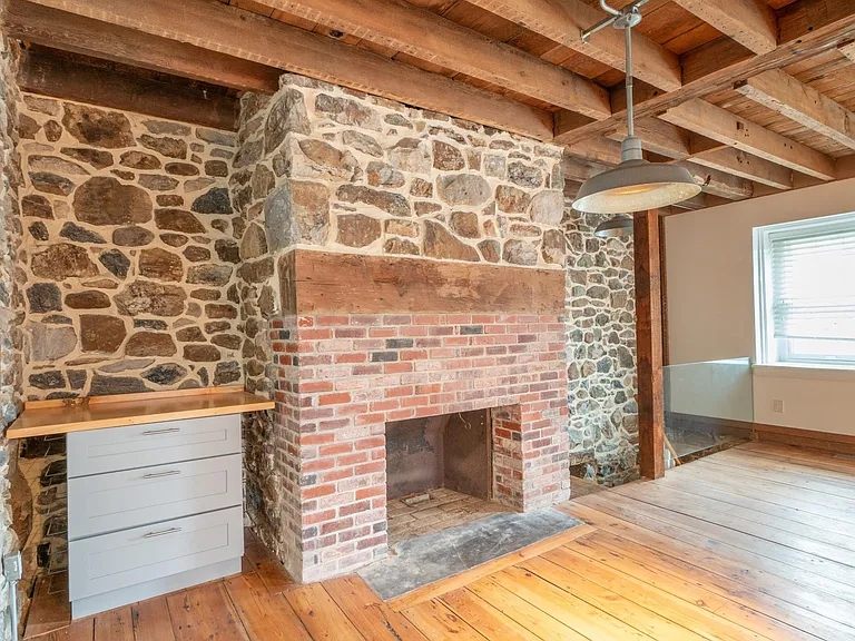 2519 Northwood Ave — Photo 55