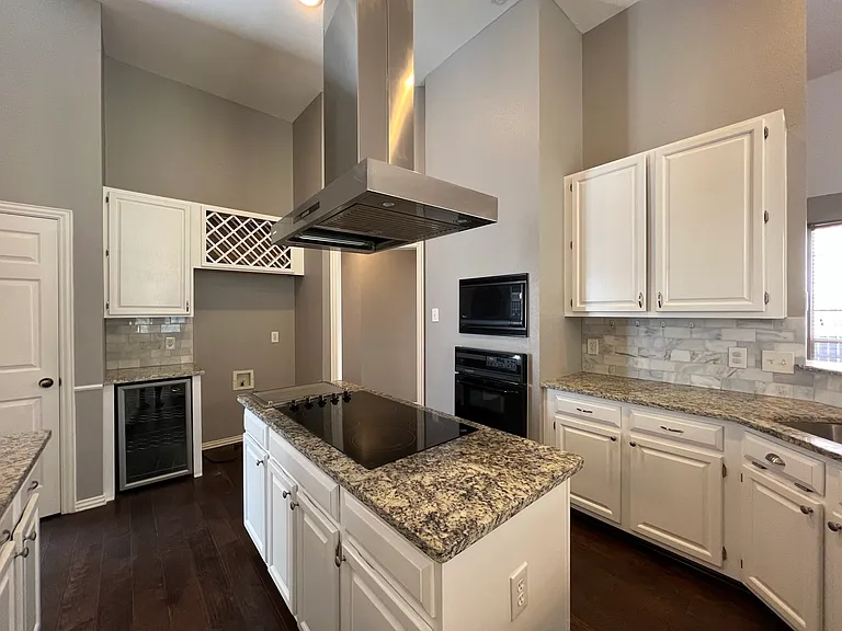 9811 Cliffside Dr — Photo 9