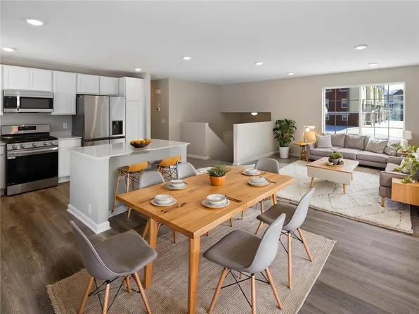 6673 Granby St, North Branch, MN 55056