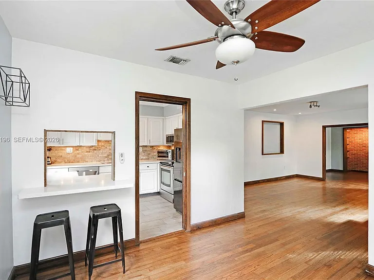 221 Camilo Ave — Photo 8