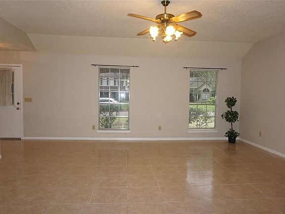 5th image of 21111 Park Run Dr