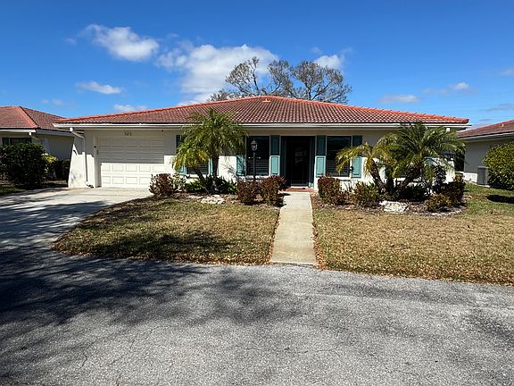 2nd image of 5053 Vivienda Way