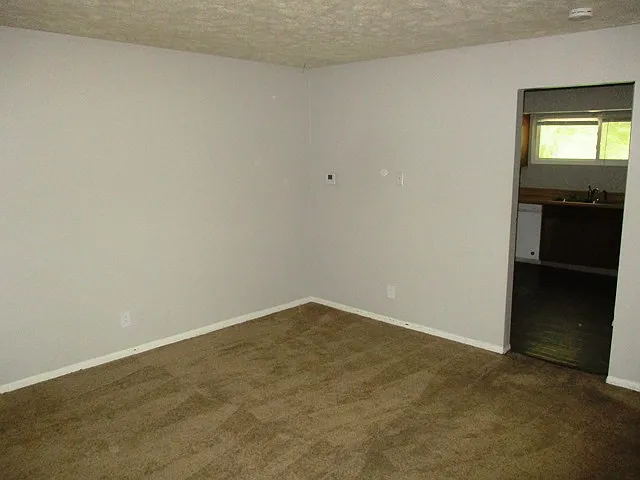 Building Photo - 1008 Charlotte Dr