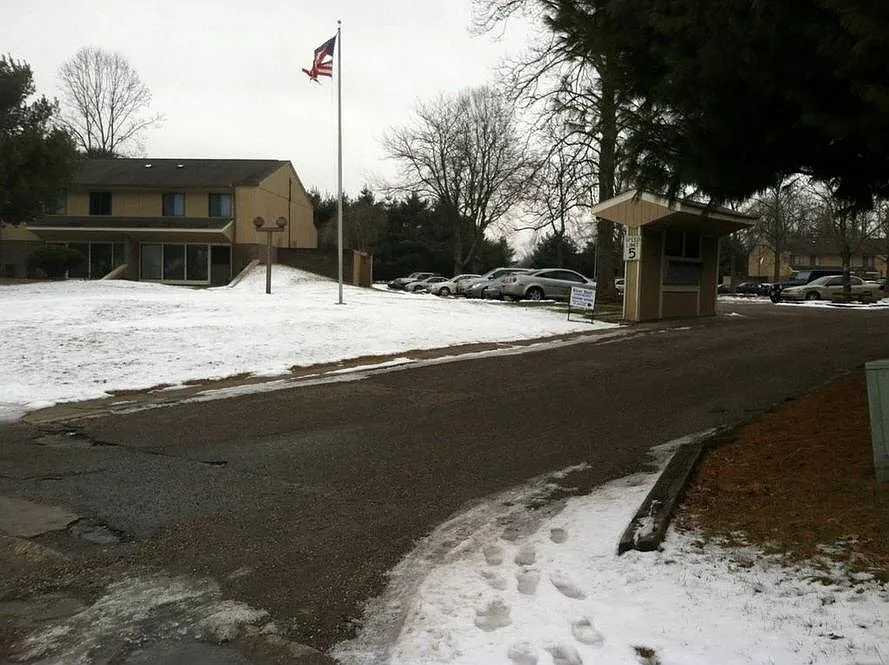 Riverbluff Apartments — Photo 2