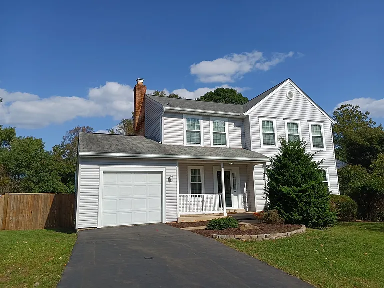 345 Silver Ridge Dr — Photo 2