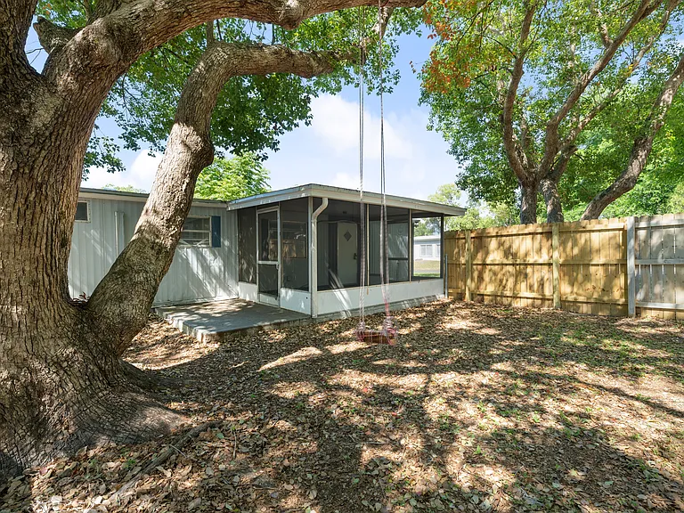 4239 Memphis Ave — Photo 12
