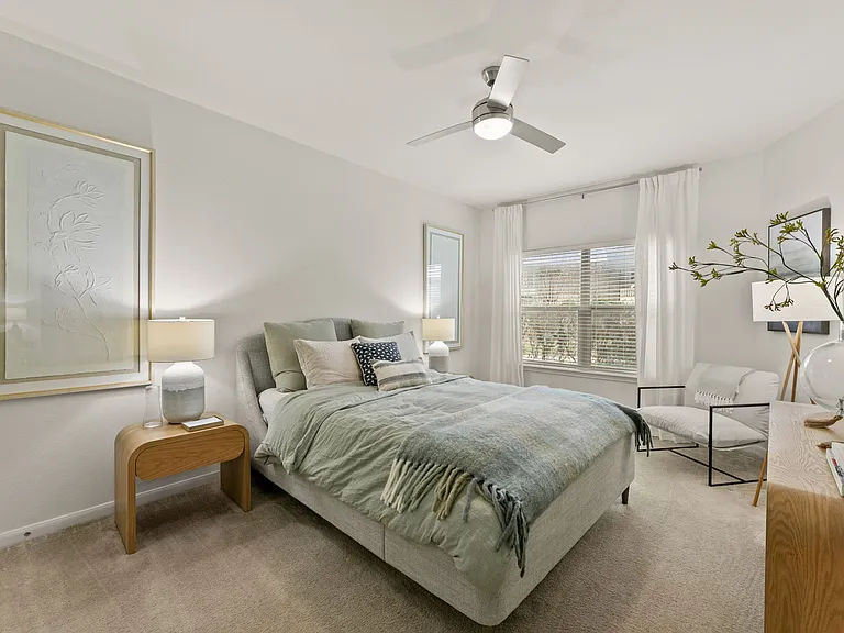 Legacy Flats — Photo 24