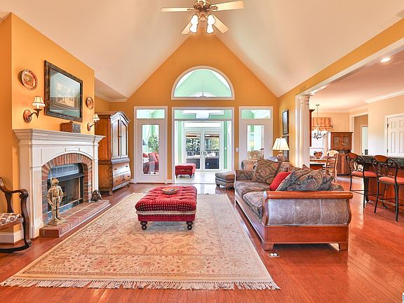 4th image of 45 Cherry Tree Ln