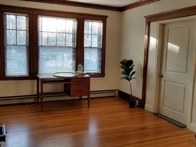 17 Traill St #1 — Photo 6
