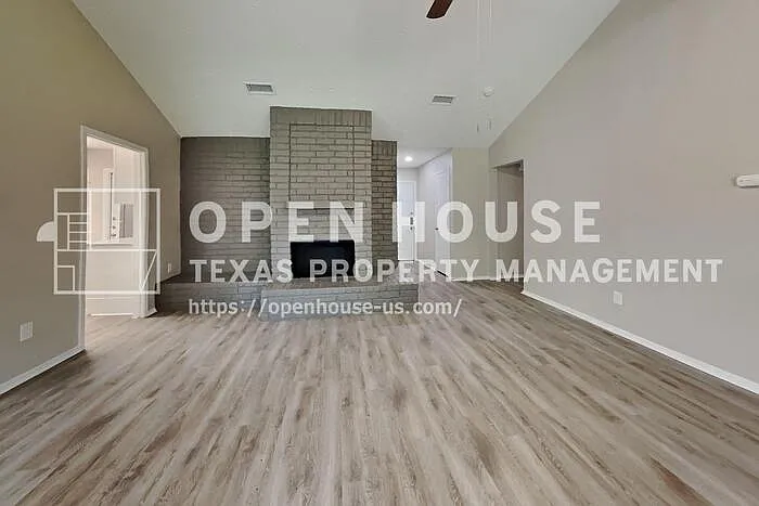 4 bed, 2.0 bath, 1545 sqft, $1,950 — Photo 3