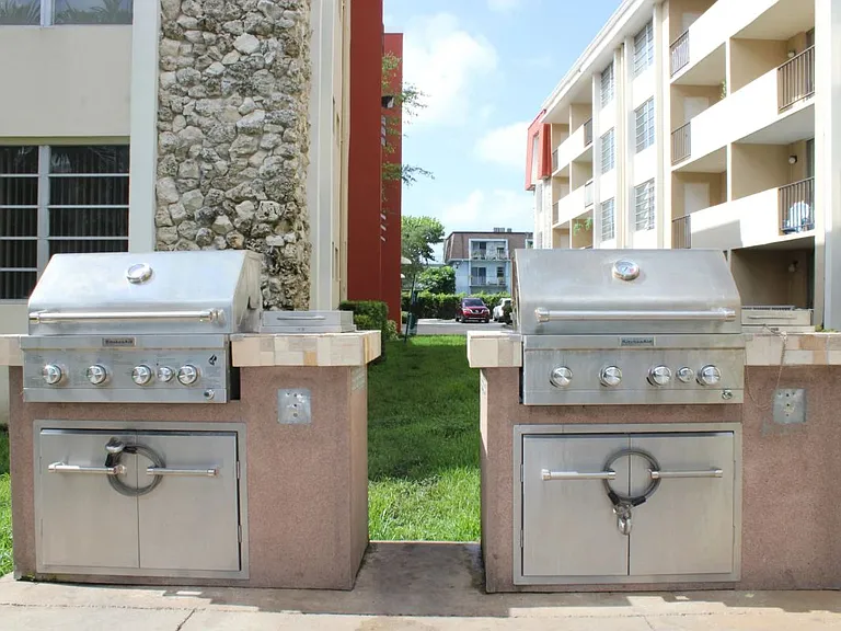 9375 SW 77th Ave #P1 — Photo 8