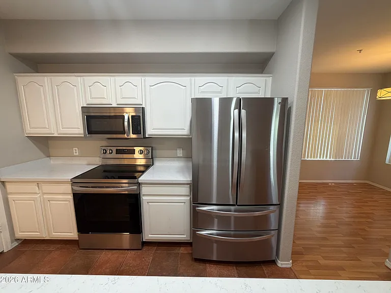 420 W 1st St #221 — Photo 3