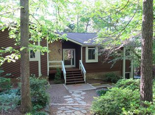 7701 Robin Crest Rd, Charlotte, NC 28226