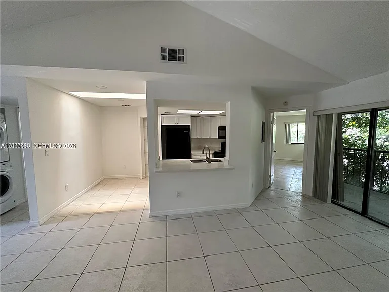 9607 SW 138th Ave #TC2R — Photo 1