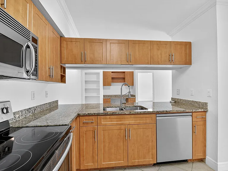 6511 Emerald Dunes Dr #304 — Photo 11