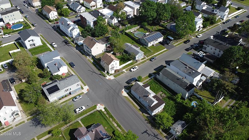 4th image of 1352 7th Avenue