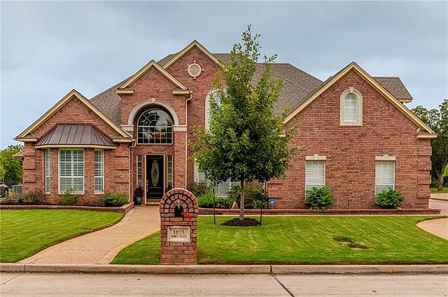 1st image of 1015 Pebble Beach Dr