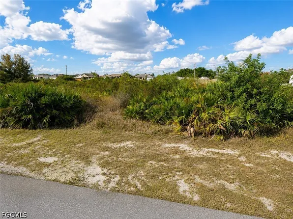 3114 24th St SW, Lehigh Acres, FL 33976