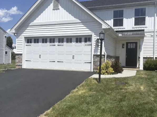 13 Shillington Ln #8, Carlisle, PA 17013