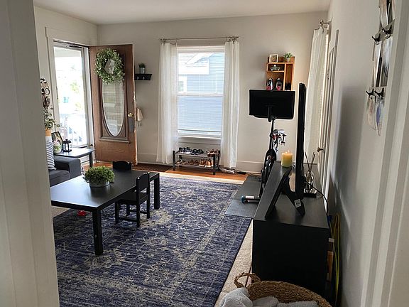 4th image of 641 Forest Ave #1