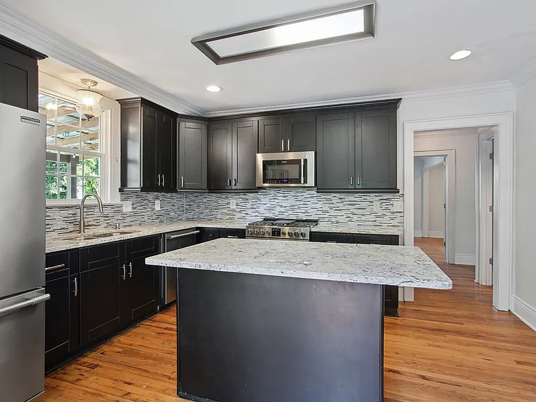5869 Colbert St #3 — Photo 10