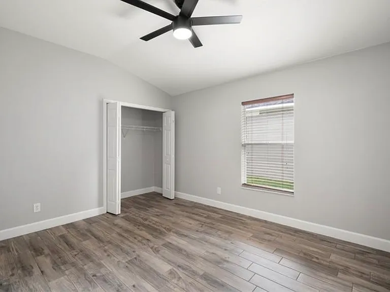 3827 Misty Landing Dr — Photo 16