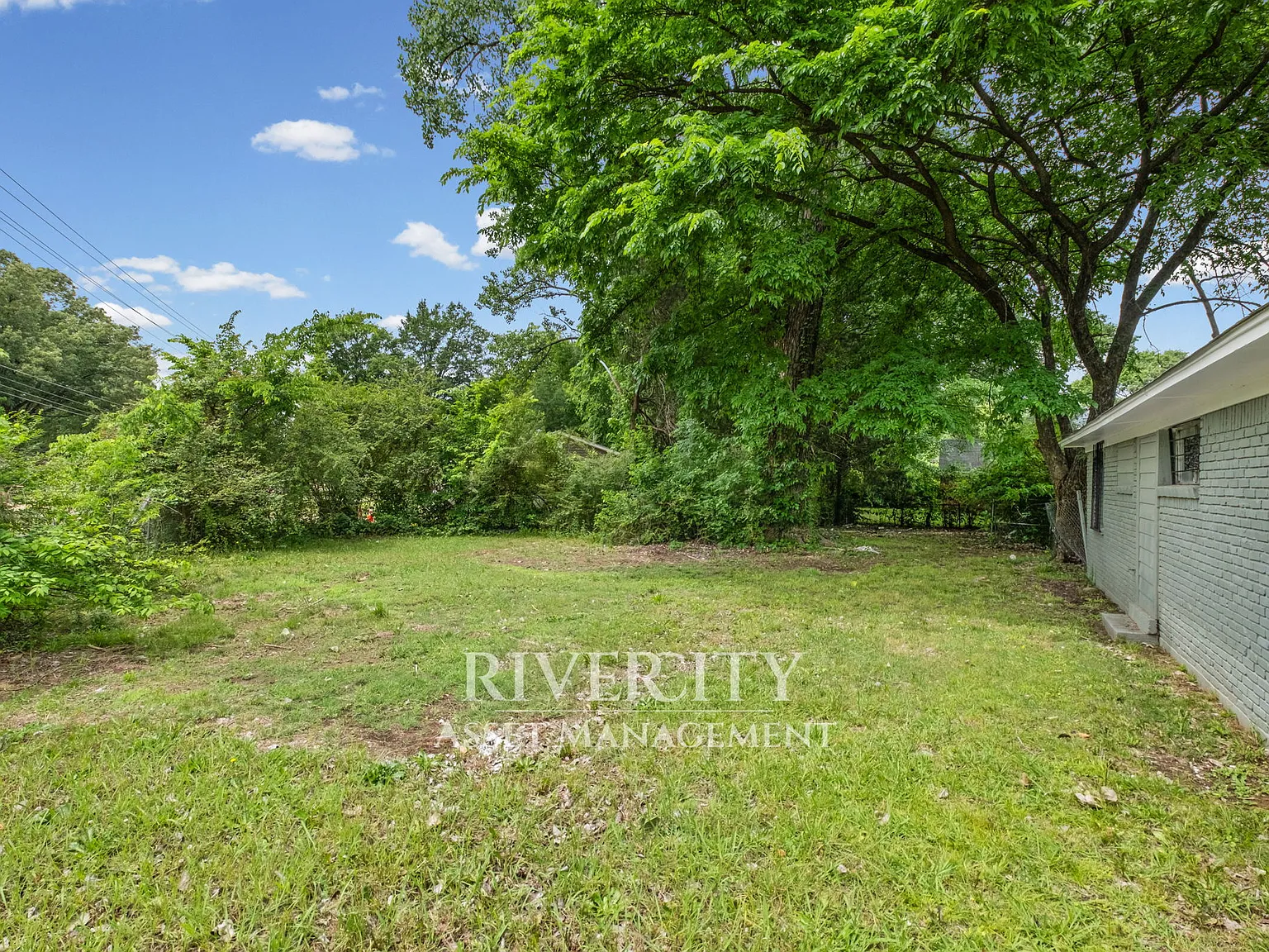 3 bed, 1035 sqft, $1,295 — Photo 4