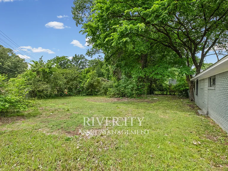 4661 Berta Rd — Photo 4
