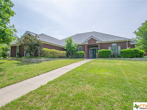 3rd image of 306 Highland Oaks Dr